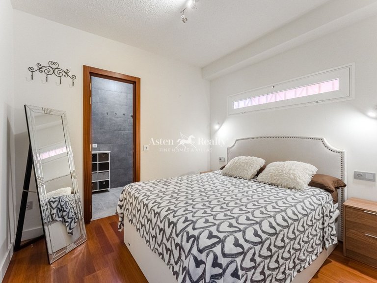 Villa for Sale in San Eugenio Alto, Tenerife 12