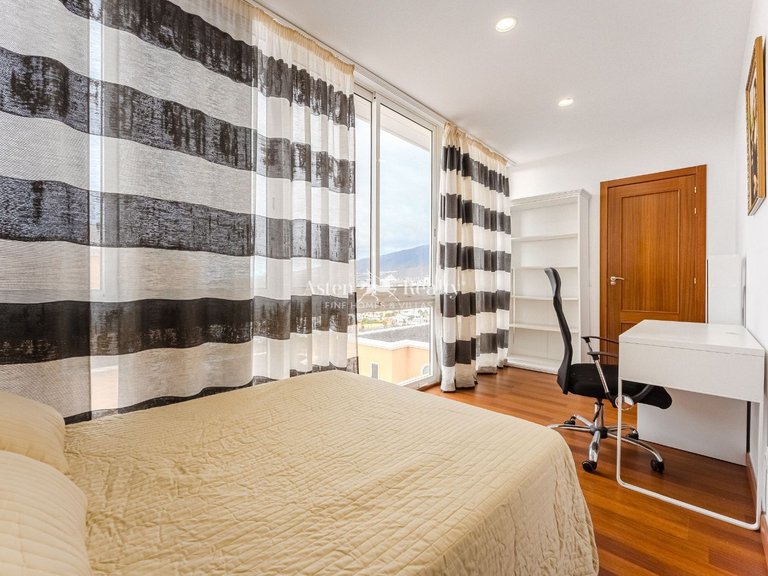 Villa for Sale in San Eugenio Alto, Tenerife 15