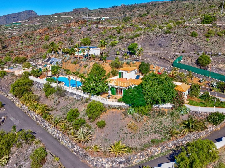 Villa for Sale in Guia De Isora, Tenerife 7