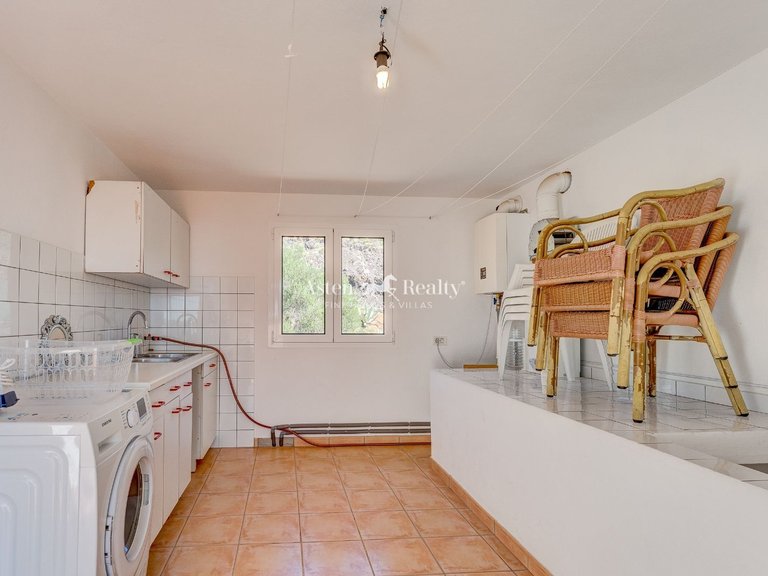 Villa for Sale in Guia De Isora, Tenerife 35