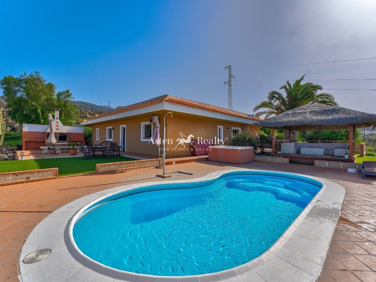 Villa for Sale in Adeje, Tenerife 4