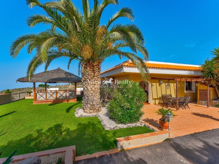 Villa for Sale in Adeje, Tenerife 1