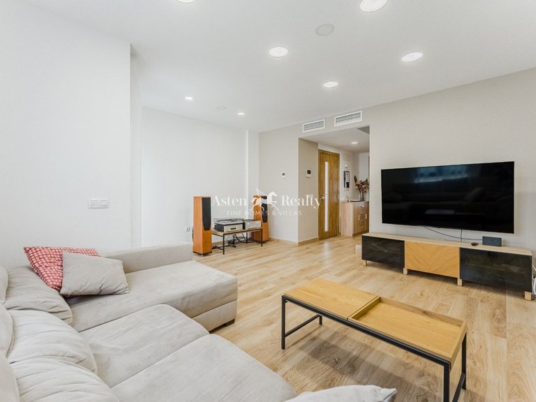 Town House for Sale in Las Galletas, Tenerife 5