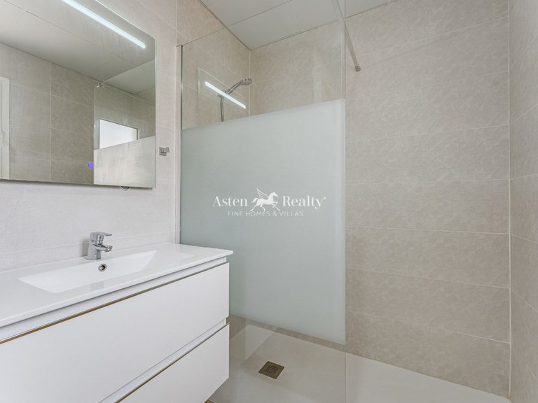 Town House for Sale in Las Galletas, Tenerife 18