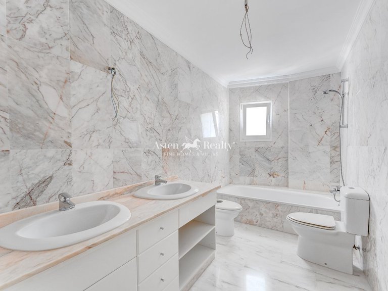 Penthouse for Sale in Acantilados De Los Gigantes, Tenerife 11
