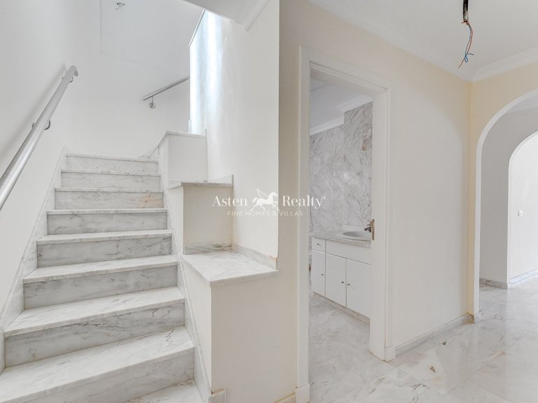 Penthouse for Sale in Acantilados De Los Gigantes, Tenerife 14