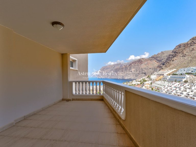 Penthouse for Sale in Acantilados De Los Gigantes, Tenerife 22