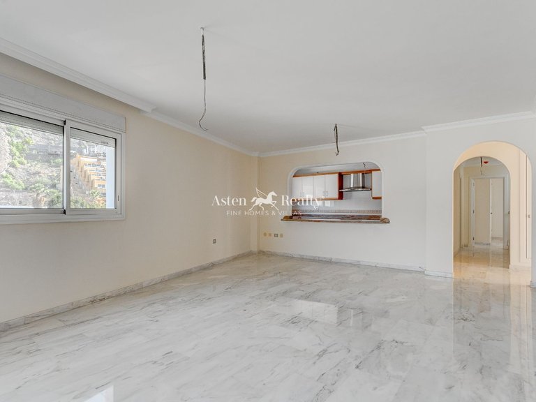 Penthouse for Sale in Acantilados De Los Gigantes, Tenerife 3