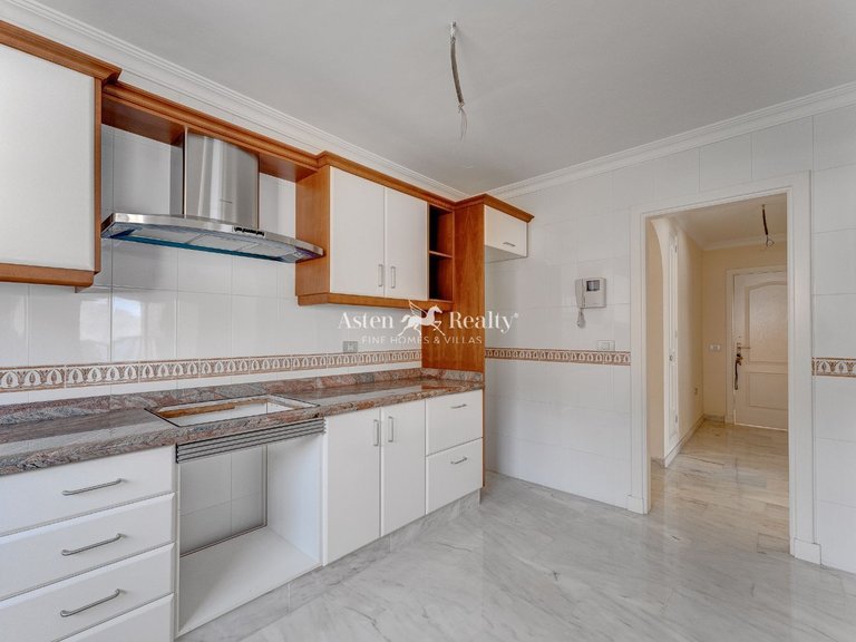 Penthouse for Sale in Acantilados De Los Gigantes, Tenerife 7