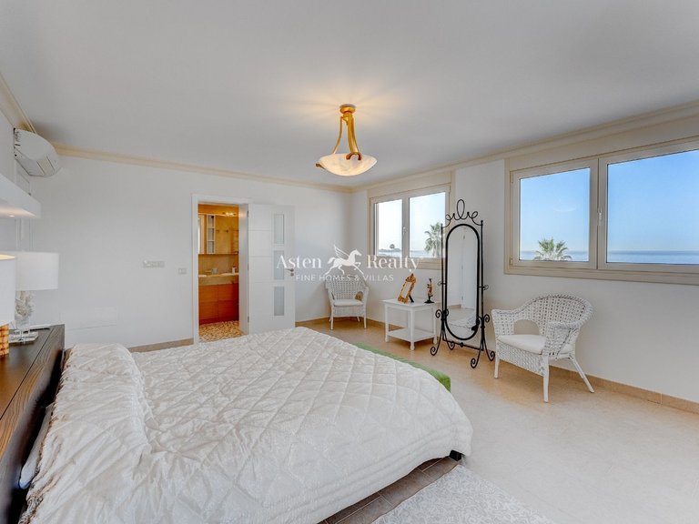 Villa for Sale in Playa Del Duque, Tenerife 28