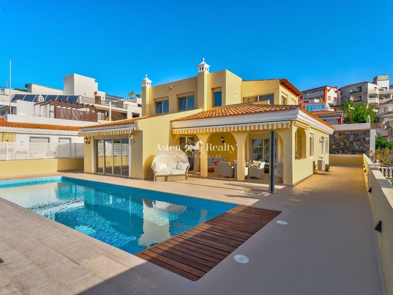 Villa for Sale in Playa Del Duque, Tenerife 3