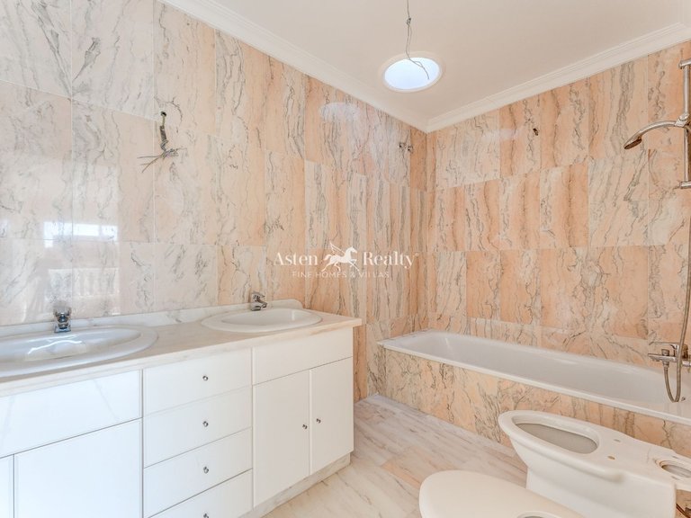 Penthouse for Sale in Acantilados De Los Gigantes, Tenerife 6