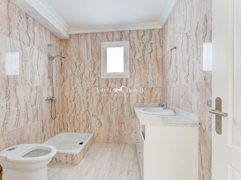 Penthouse for Sale in Acantilados De Los Gigantes, Tenerife 9