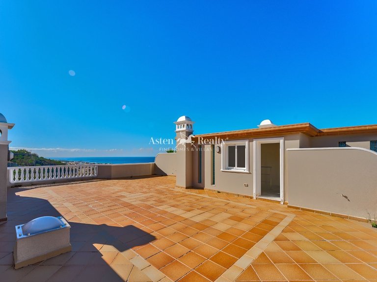 Penthouse for Sale in Acantilados De Los Gigantes, Tenerife 16