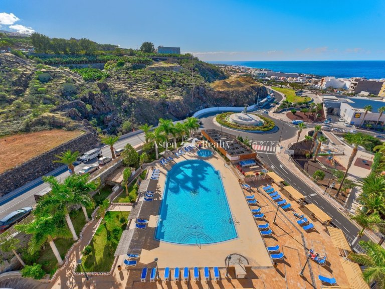 Penthouse for Sale in Acantilados De Los Gigantes, Tenerife 3