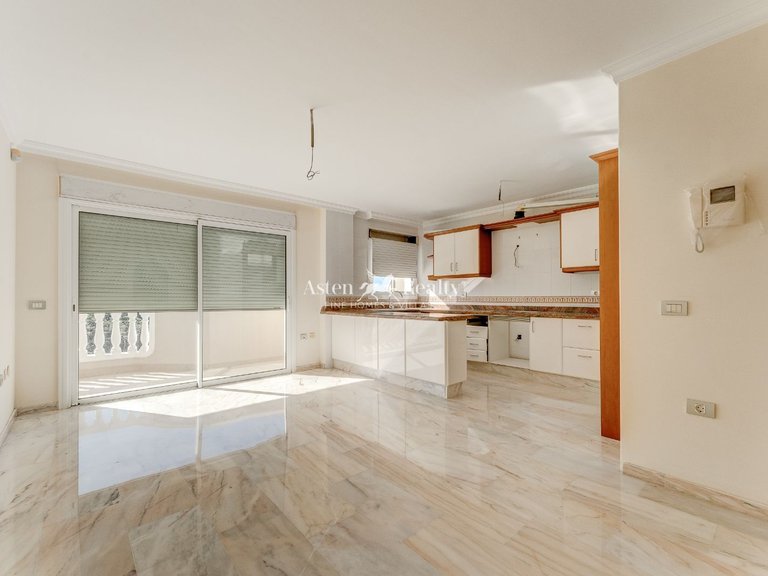 Penthouse for Sale in Acantilados De Los Gigantes, Tenerife 10
