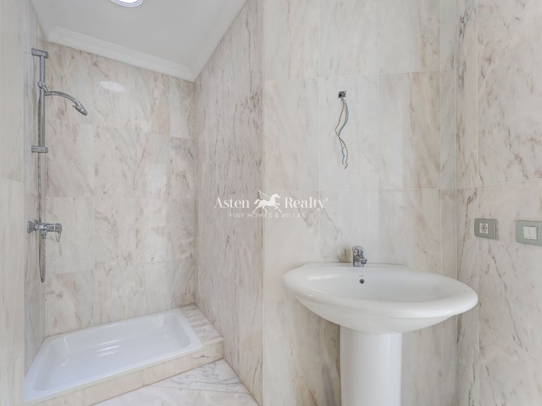 Penthouse for Sale in Acantilados De Los Gigantes, Tenerife 10