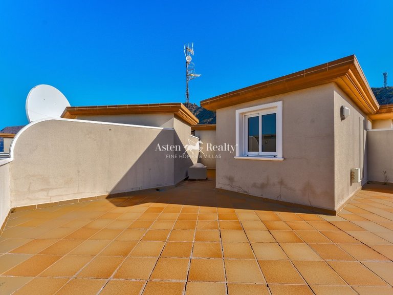 Penthouse for Sale in Acantilados De Los Gigantes, Tenerife 3