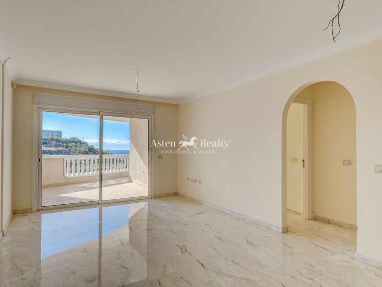 Penthouse for Sale in Acantilados De Los Gigantes, Tenerife 11
