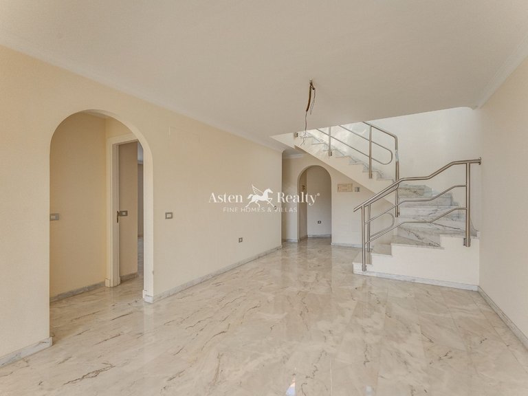 Penthouse for Sale in Acantilados De Los Gigantes, Tenerife 12