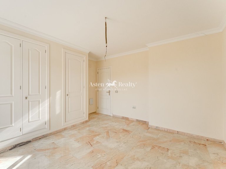 Penthouse for Sale in Acantilados De Los Gigantes, Tenerife 10