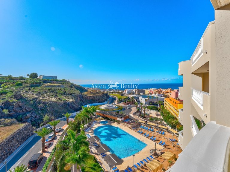 Penthouse for Sale in Acantilados De Los Gigantes, Tenerife 2