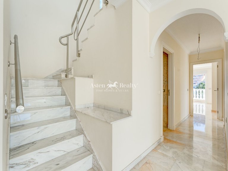 Penthouse for Sale in Acantilados De Los Gigantes, Tenerife 9