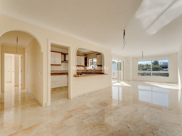 Penthouse for Sale in Acantilados De Los Gigantes, Tenerife 11