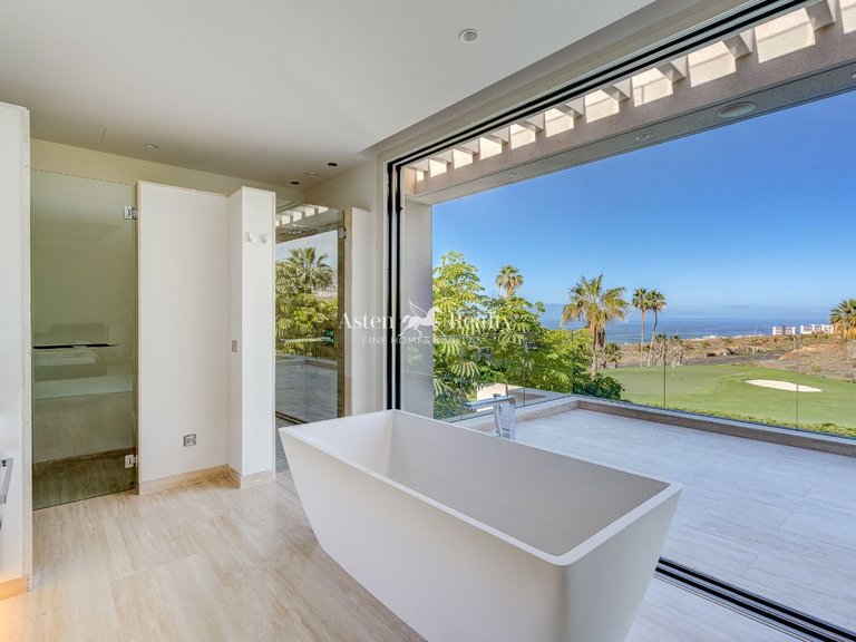 Villa for Sale in La Caleta, Tenerife 9