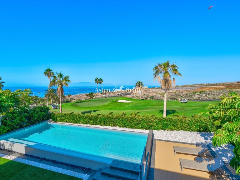 Villa for Sale in La Caleta, Tenerife 10