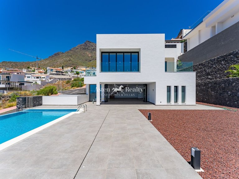 Villa for Sale in Torviscas Alto, Tenerife 6