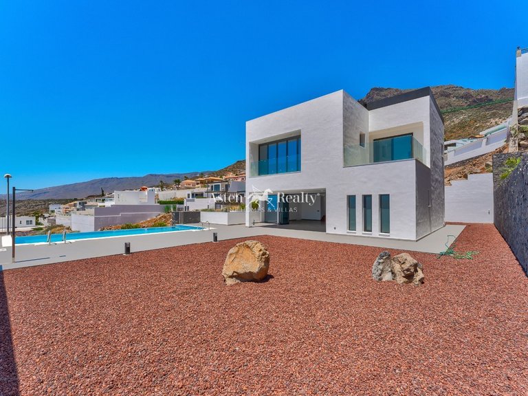 Villa for Sale in Torviscas Alto, Tenerife 3