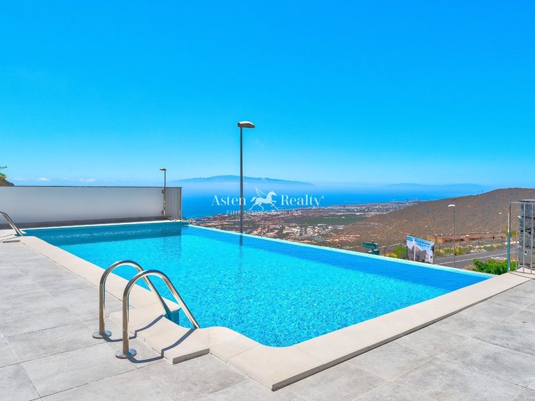 Villa for Sale in Torviscas Alto, Tenerife 2