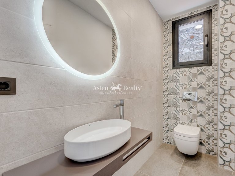 Villa for Sale in Torviscas Alto, Tenerife 35