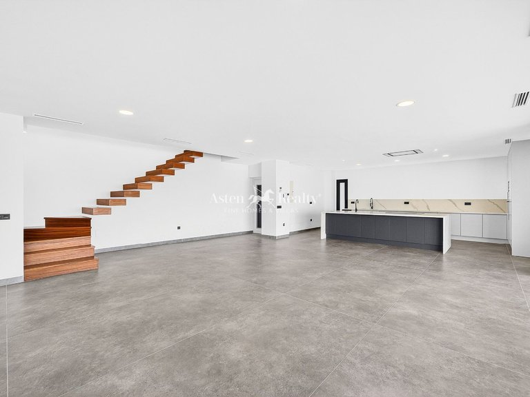 Villa for Sale in Torviscas Alto, Tenerife 10