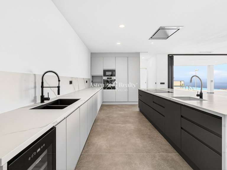 Villa for Sale in Torviscas Alto, Tenerife 20