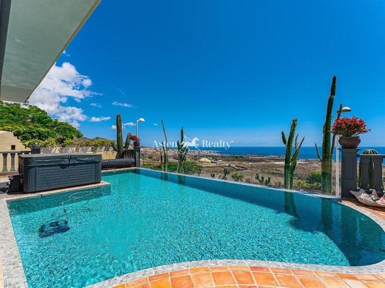 Villa for Sale in Adeje, Tenerife 2