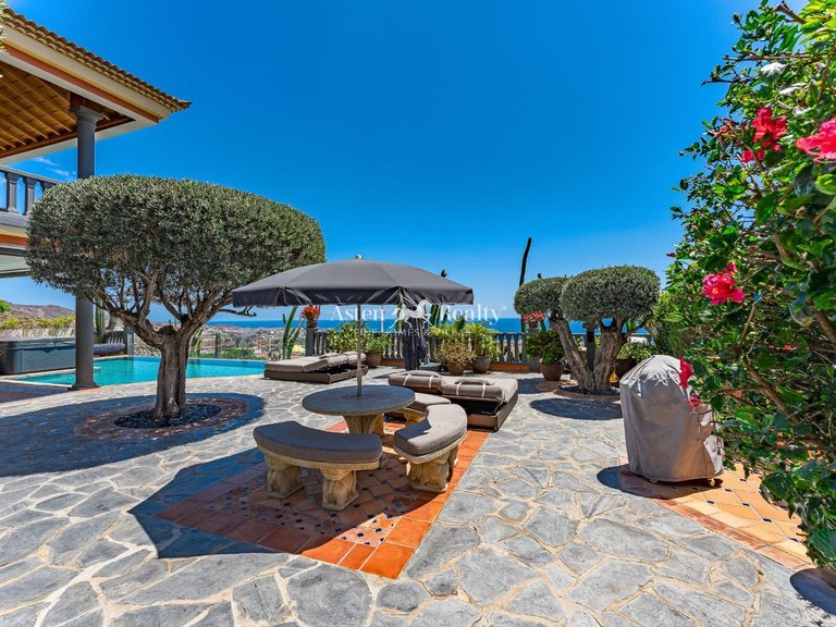 Villa for Sale in Adeje, Tenerife 1