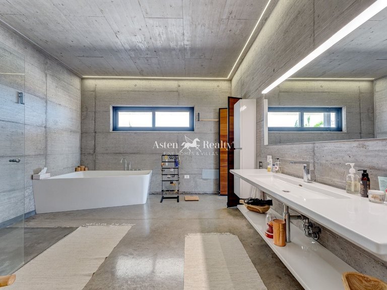 Villa for Sale in Playa Paraíso, Tenerife 31