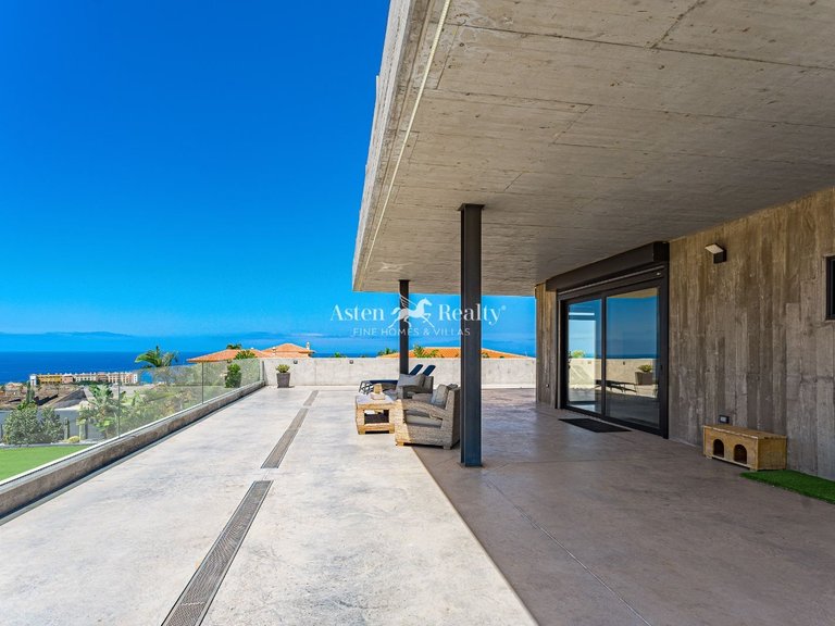 Villa for Sale in Playa Paraíso, Tenerife 33