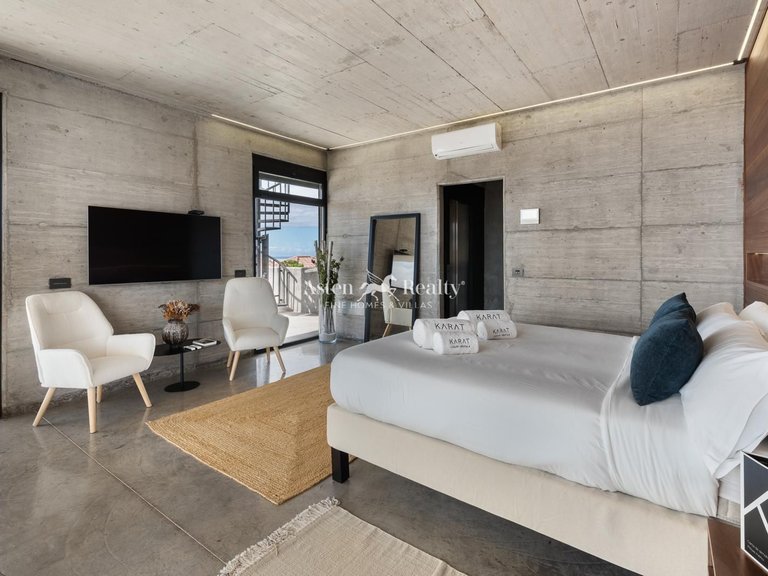 Villa for Sale in Playa Paraíso, Tenerife 28