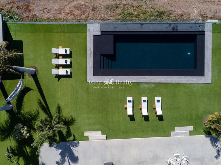 Villa for Sale in Playa Paraíso, Tenerife 4