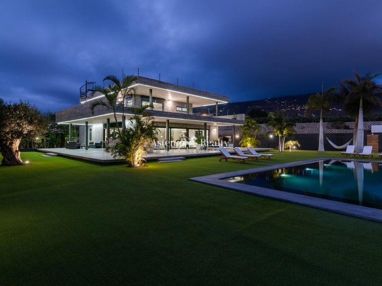 Villa for Sale in Playa Paraíso, Tenerife 48