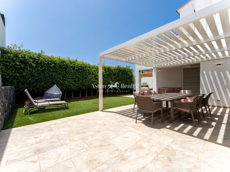 Apartment for Sale in La Caleta, Tenerife 1