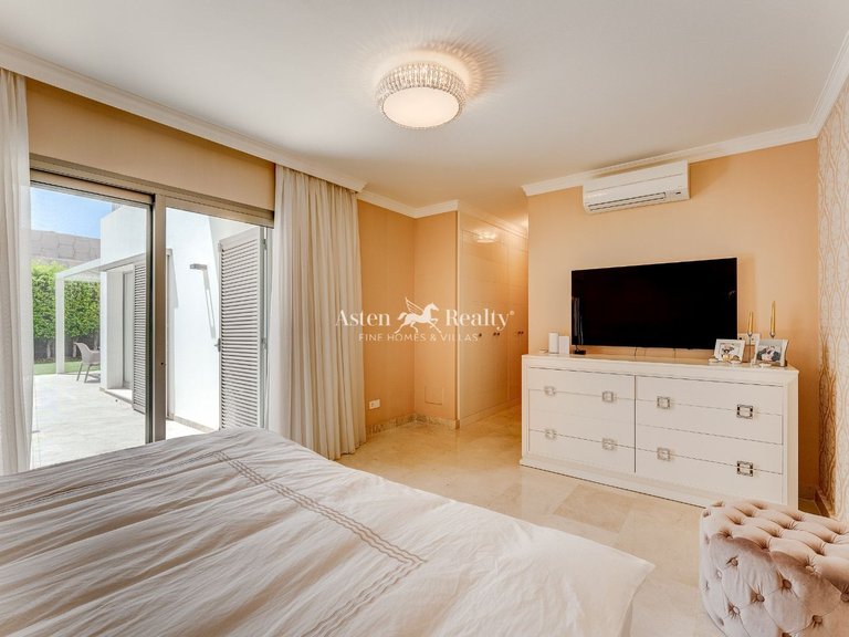 Apartment for Sale in La Caleta, Tenerife 11