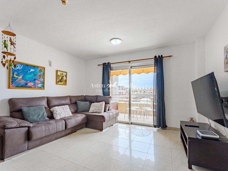 Apartment for Sale in Playa Paraíso, Tenerife 3