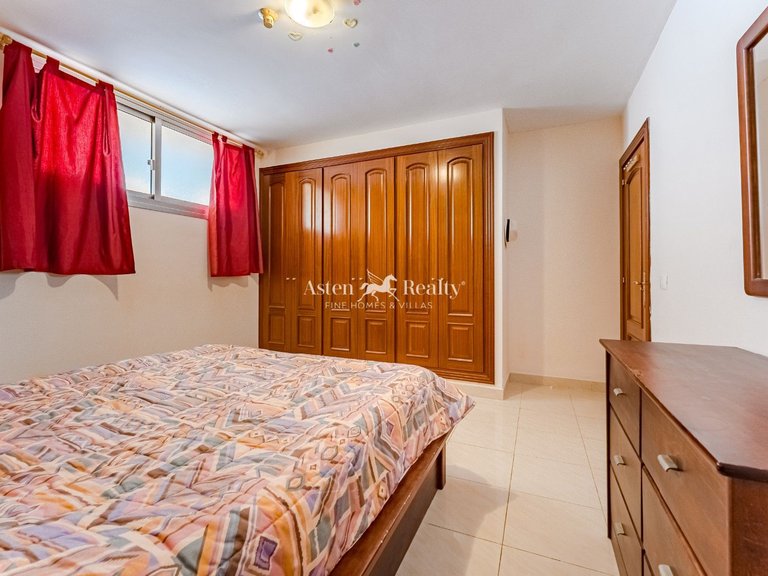 Apartment for Sale in Playa Paraíso, Tenerife 11