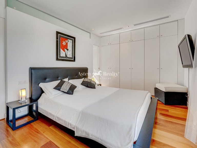 Villa for Sale in Playa Del Duque, Tenerife 32