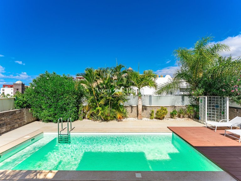 Villa for Sale in Playa Del Duque, Tenerife 2