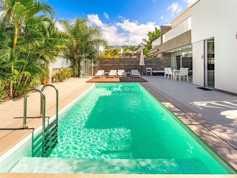 Villa for Sale in Playa Del Duque, Tenerife 1